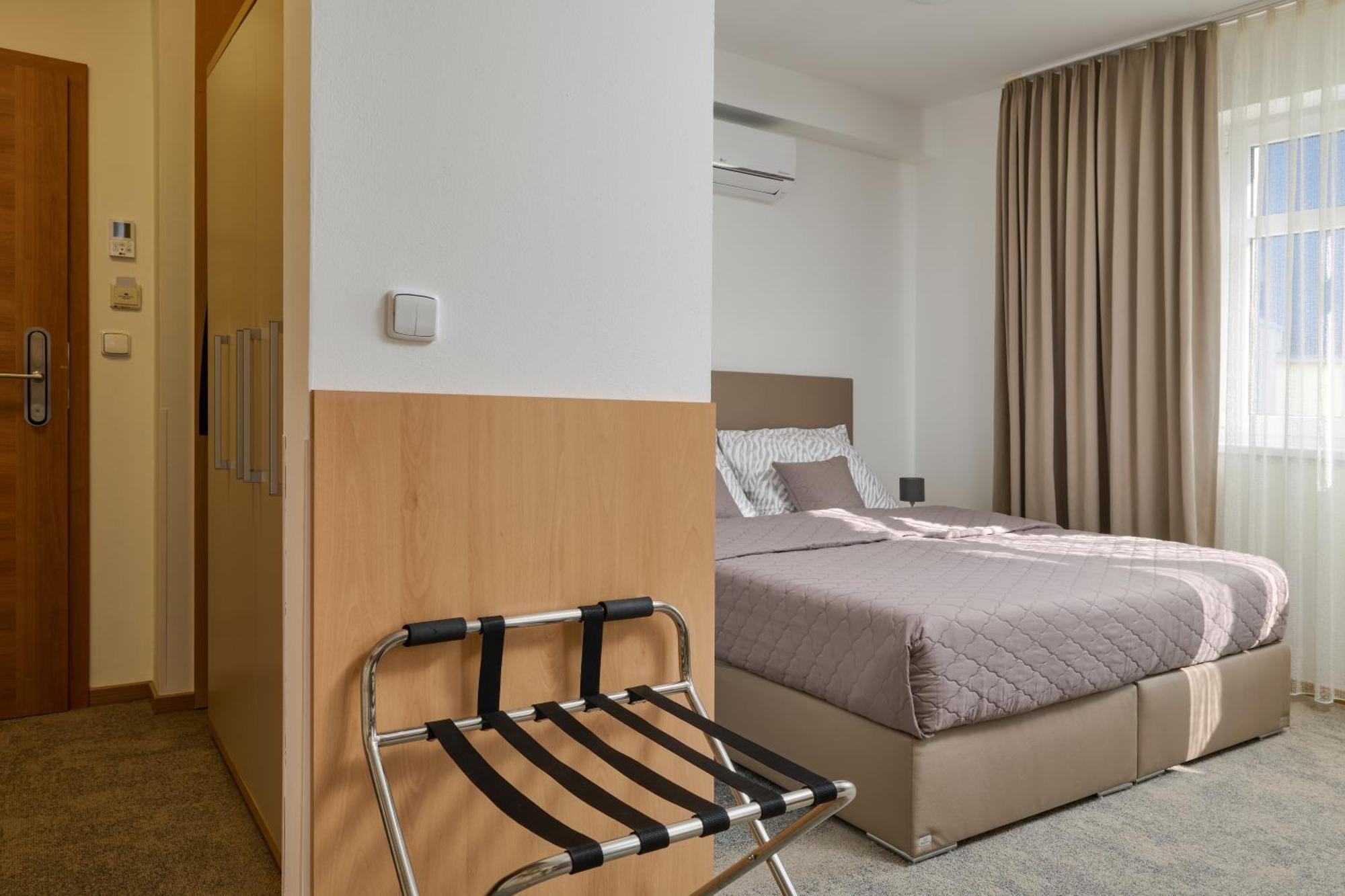 Hotel Osvit Mladá Boleslav エクステリア 写真