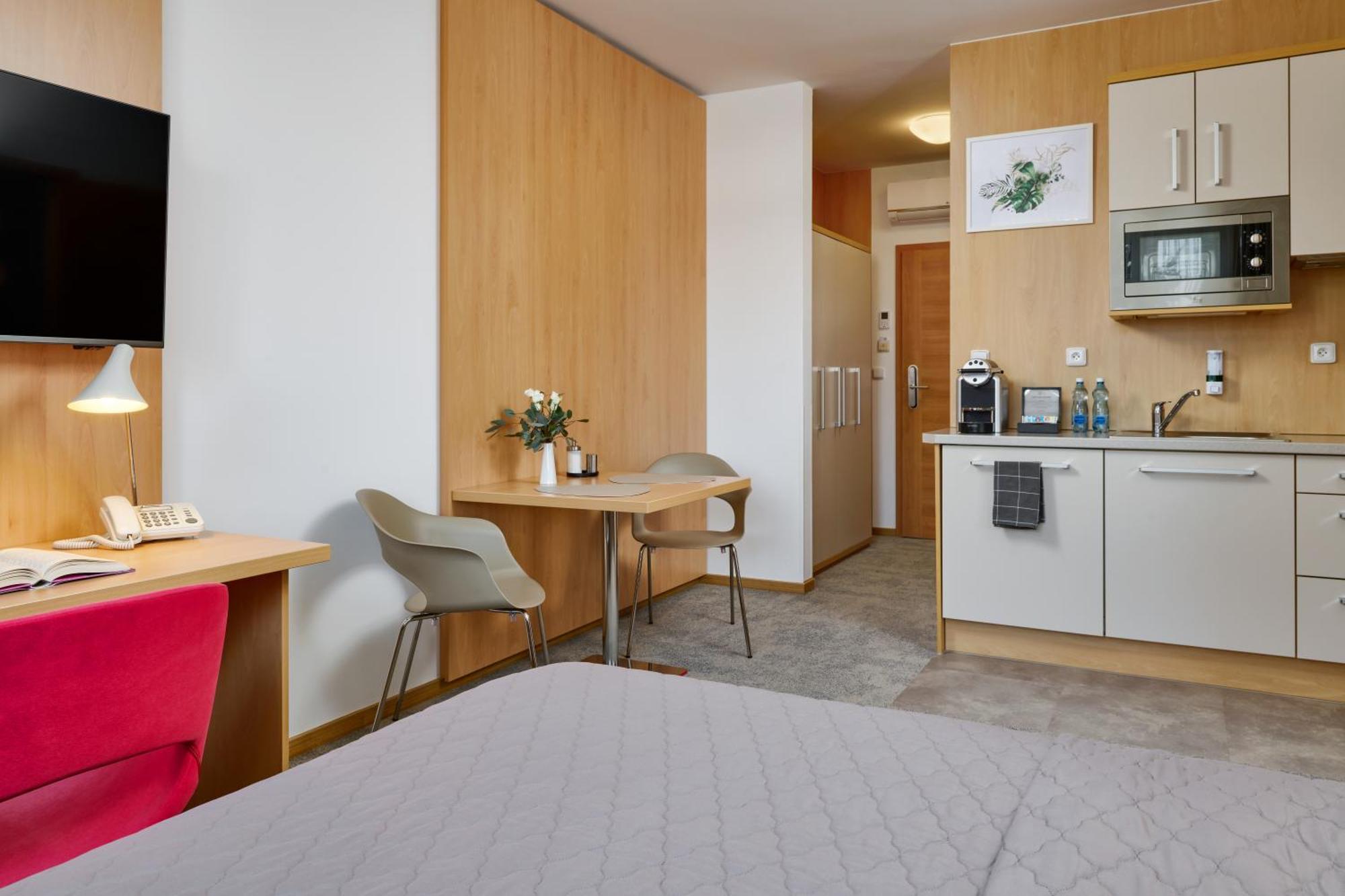 Hotel Osvit Mladá Boleslav エクステリア 写真