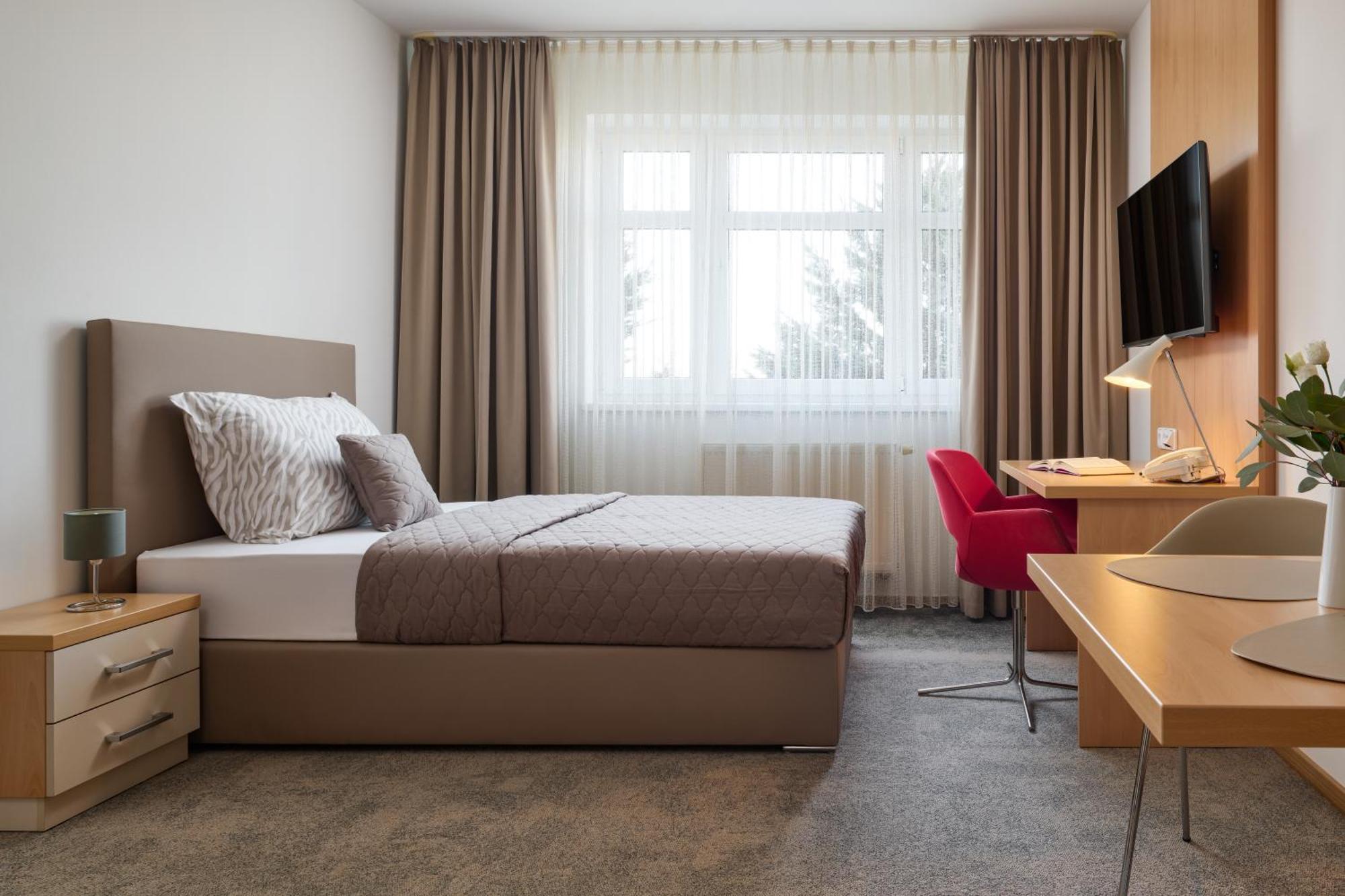 Hotel Osvit Mladá Boleslav エクステリア 写真