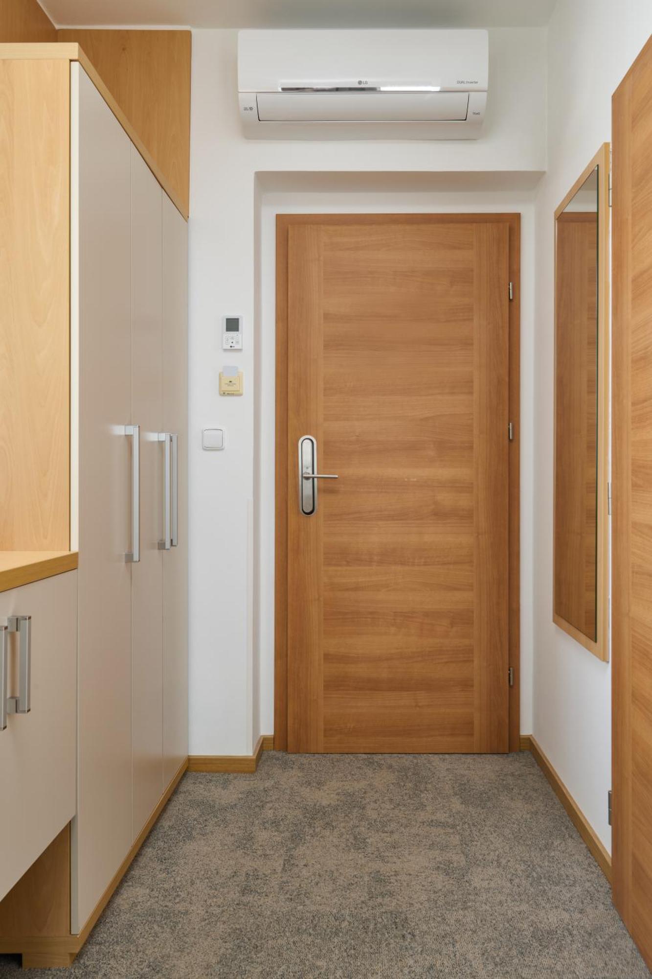 Hotel Osvit Mladá Boleslav エクステリア 写真
