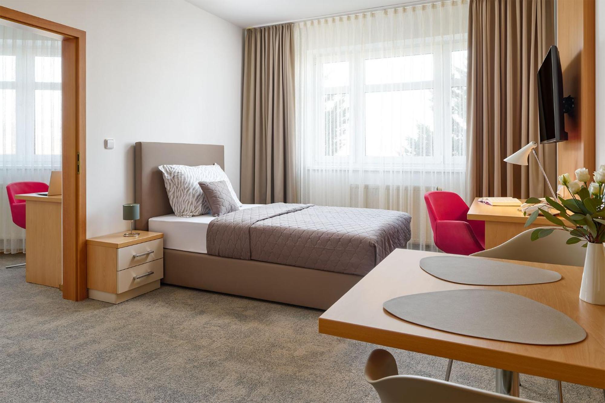 Hotel Osvit Mladá Boleslav エクステリア 写真