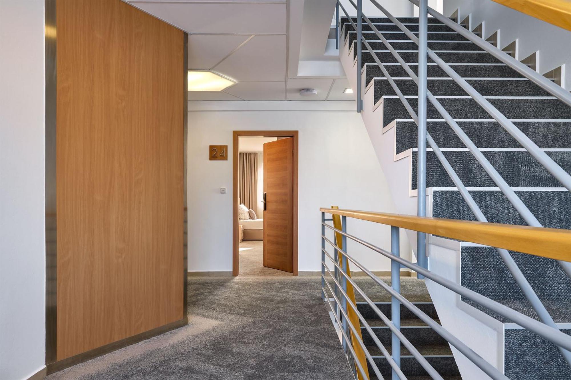 Hotel Osvit Mladá Boleslav エクステリア 写真
